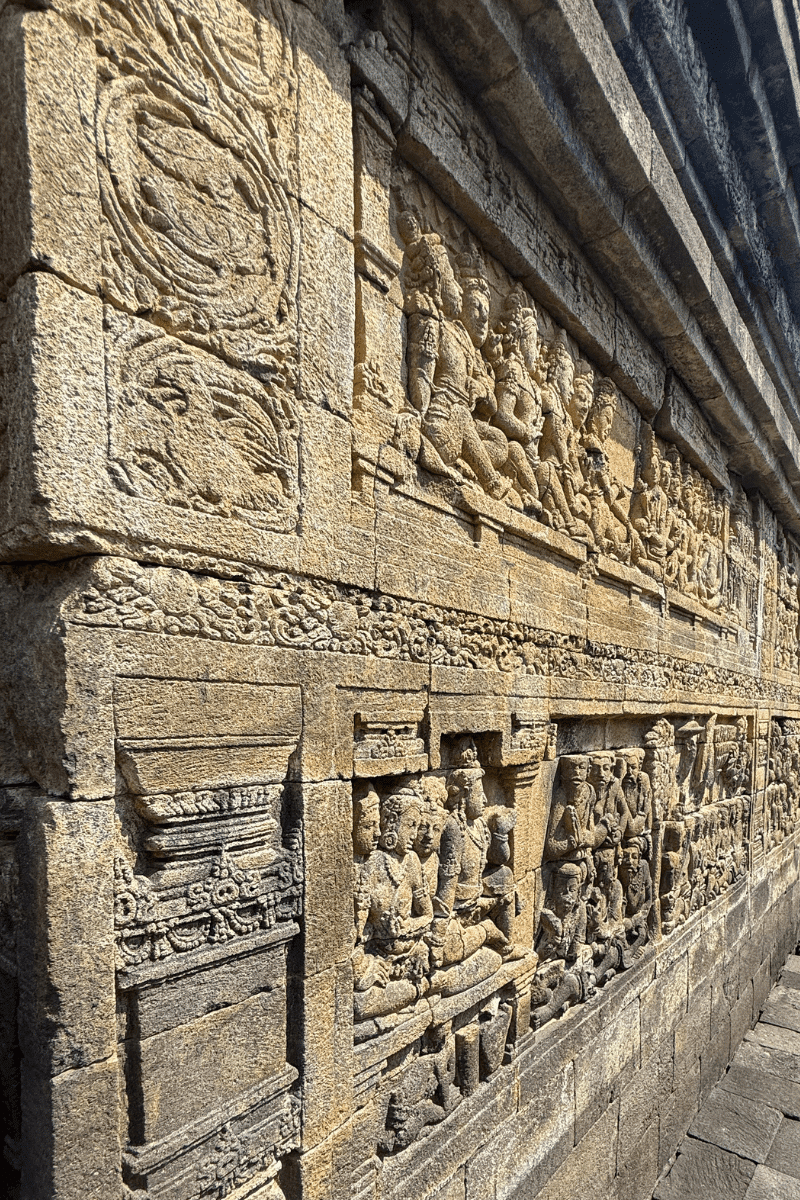 Borobudur Relief an Tempelwand