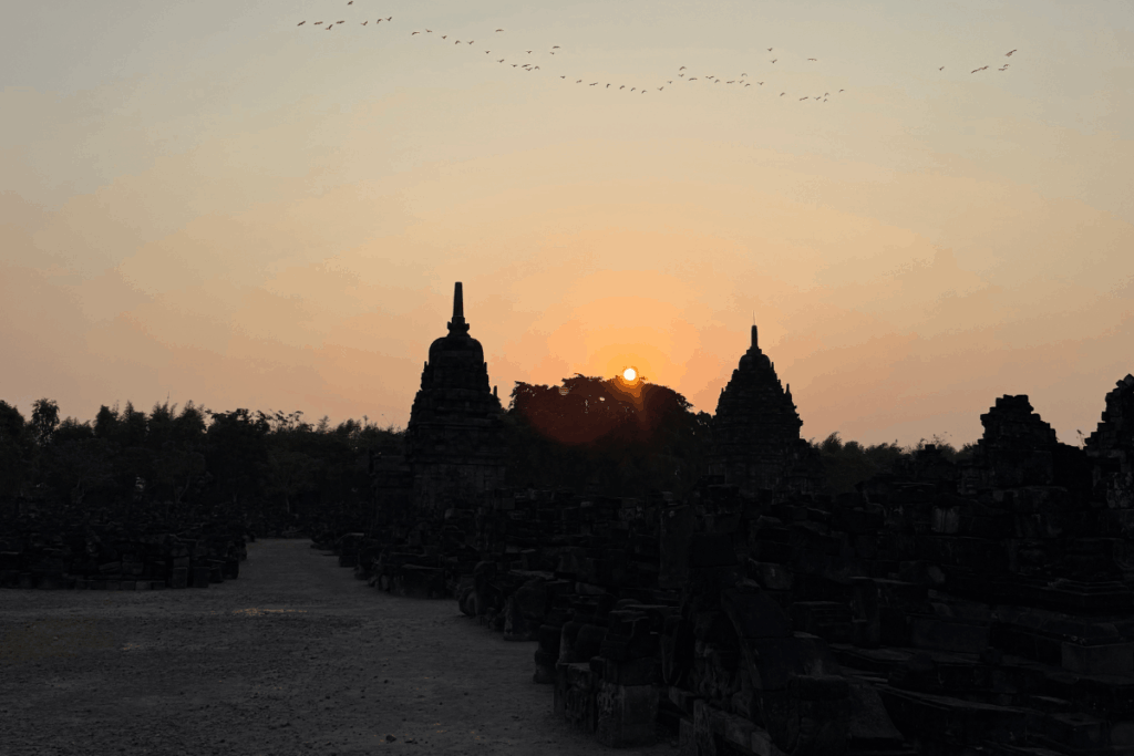 Prambanan Candi Sewu bei Sonnenuntergang